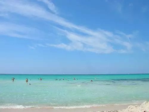 Una spiaggia vicino al BLAU PUNTA REINA RESORT